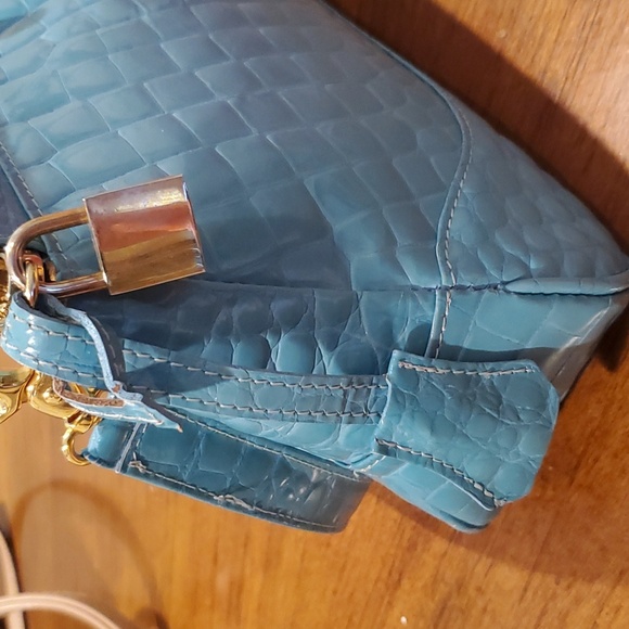 Tiziana Collections Italian turquoise patent leather handbag - Picture 14 of 14